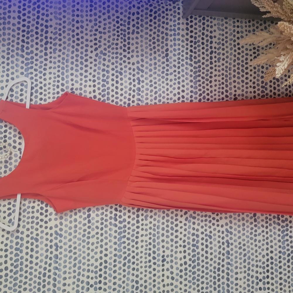 Chic Sleeveless Backless Dress in Vibrant Coral